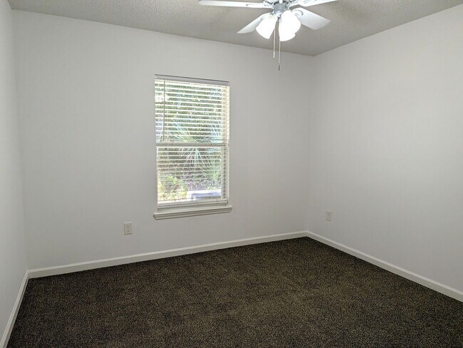 Building Photo - 124 Plantation Point Dr