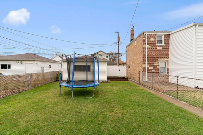 Building Photo - 3519 N Opal Ave