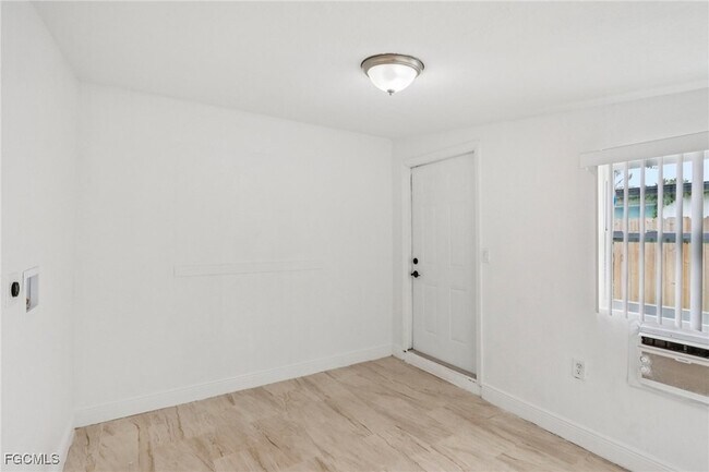 Building Photo - 89 Cabana Ave