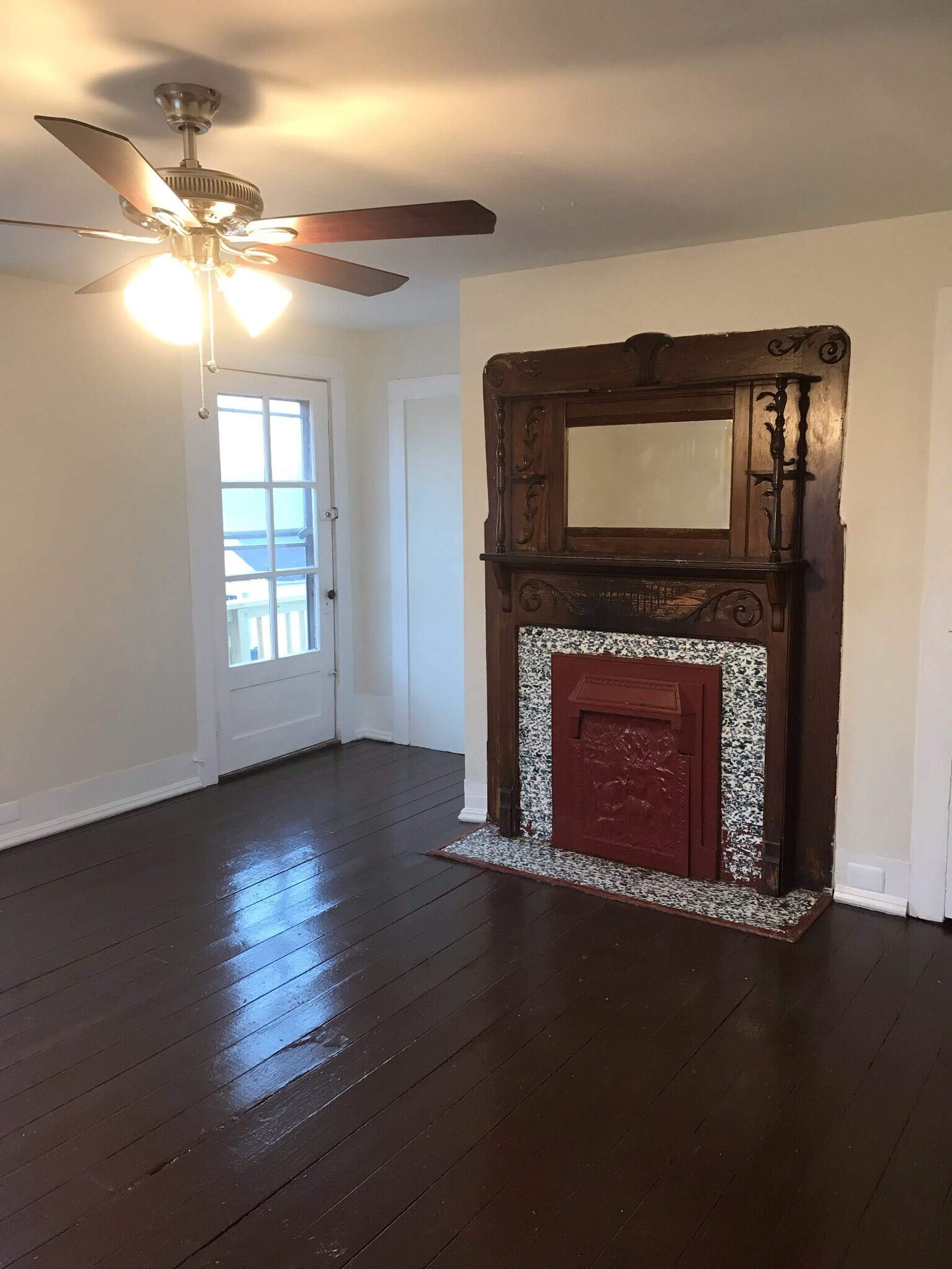 Building Photo - 526 Monroe St