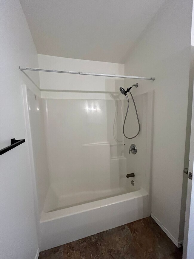 Building Photo - Updated 3 Bedroom Home Near Barkley Village