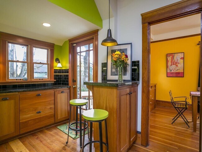 Building Photo - Beautiful NE Home Ready for Rent