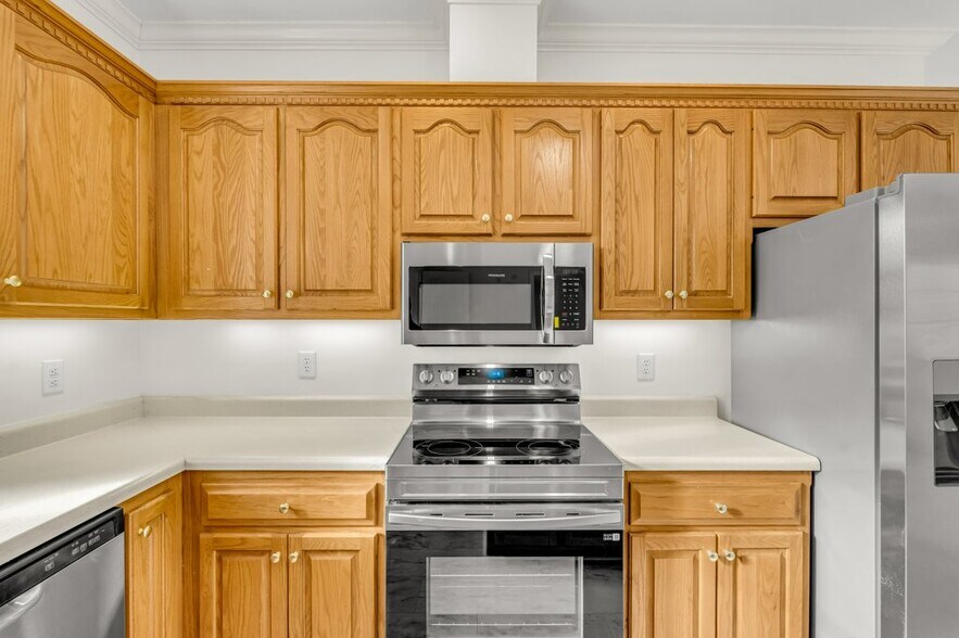 Building Photo - 415 Megan Ln