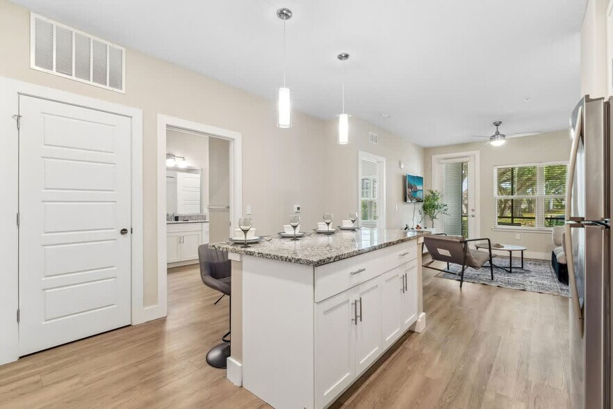 Building Photo - 12420 Rain Strm Ct