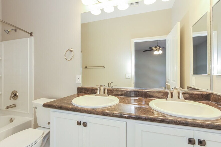 Building Photo - 8391 W Kittiwake Ln