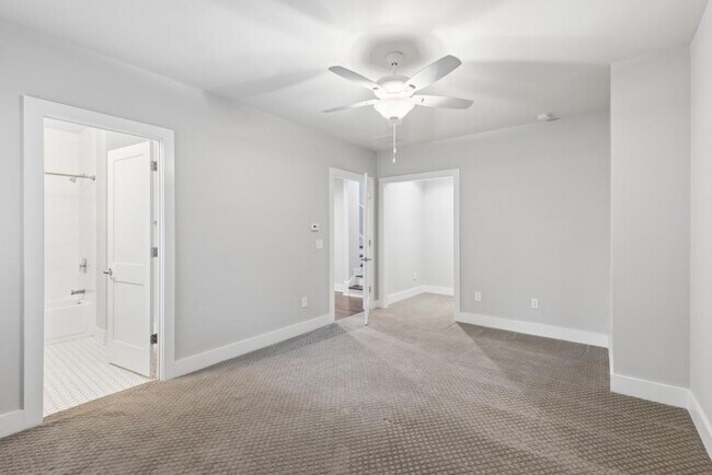 Building Photo - 2974 Hermance Dr NE
