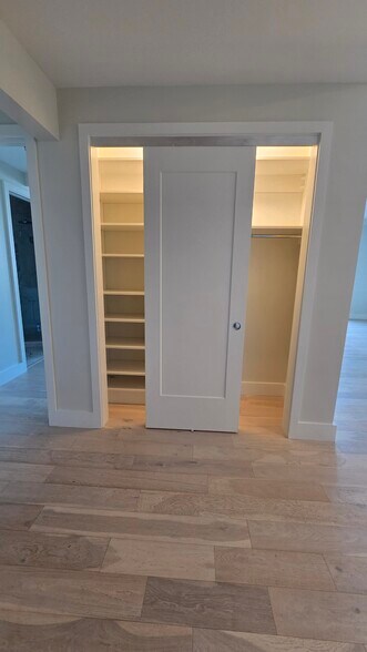 Building Photo - 383 Commercial St