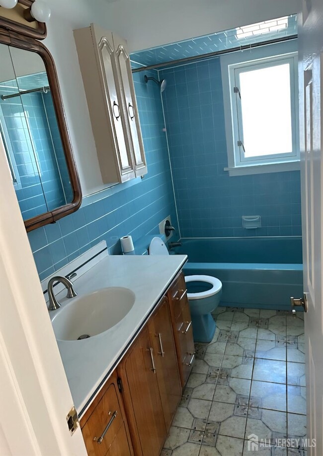 Building Photo - 182 Bloomfield Ave