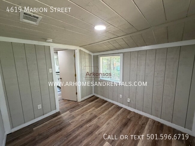Building Photo - 4619 Marion St