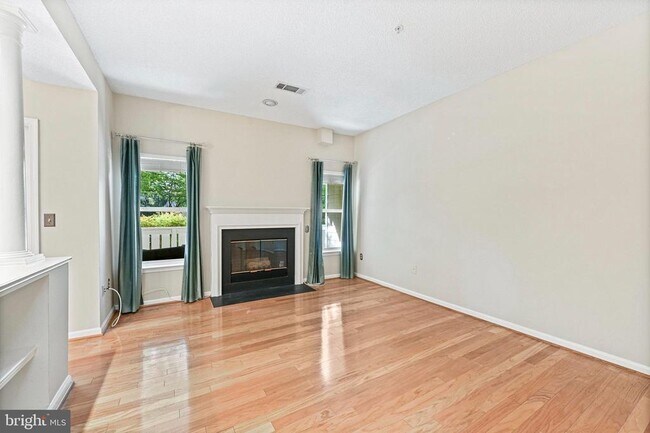 Building Photo - 14300 Rosy Ln