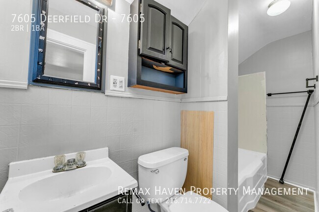 Building Photo - 7605 Deerfield Dr