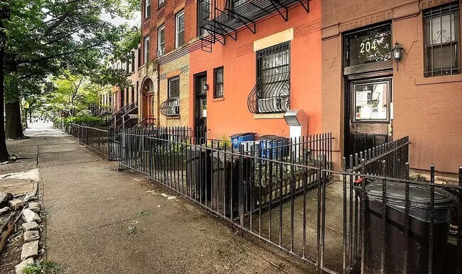 Building Photo - 1 Bedroom in Prospect Heights/Park Slope Area!