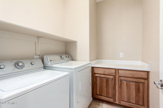 Building Photo - 15240 N 142nd Ave