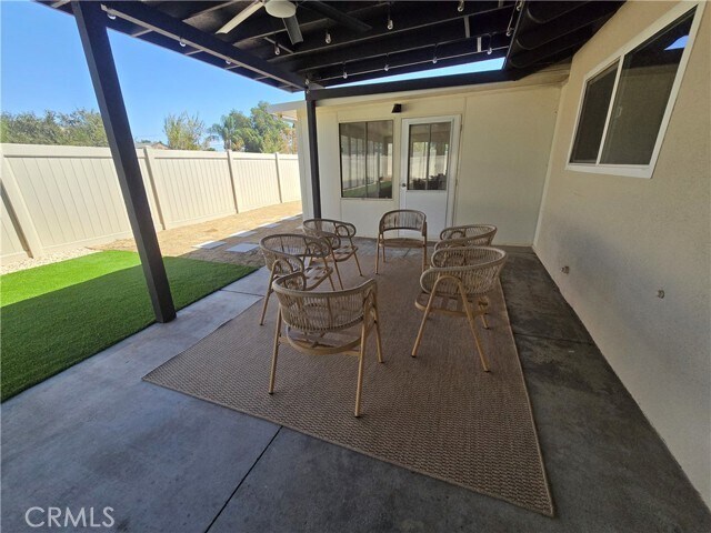 Building Photo - 1531 Elm Dr