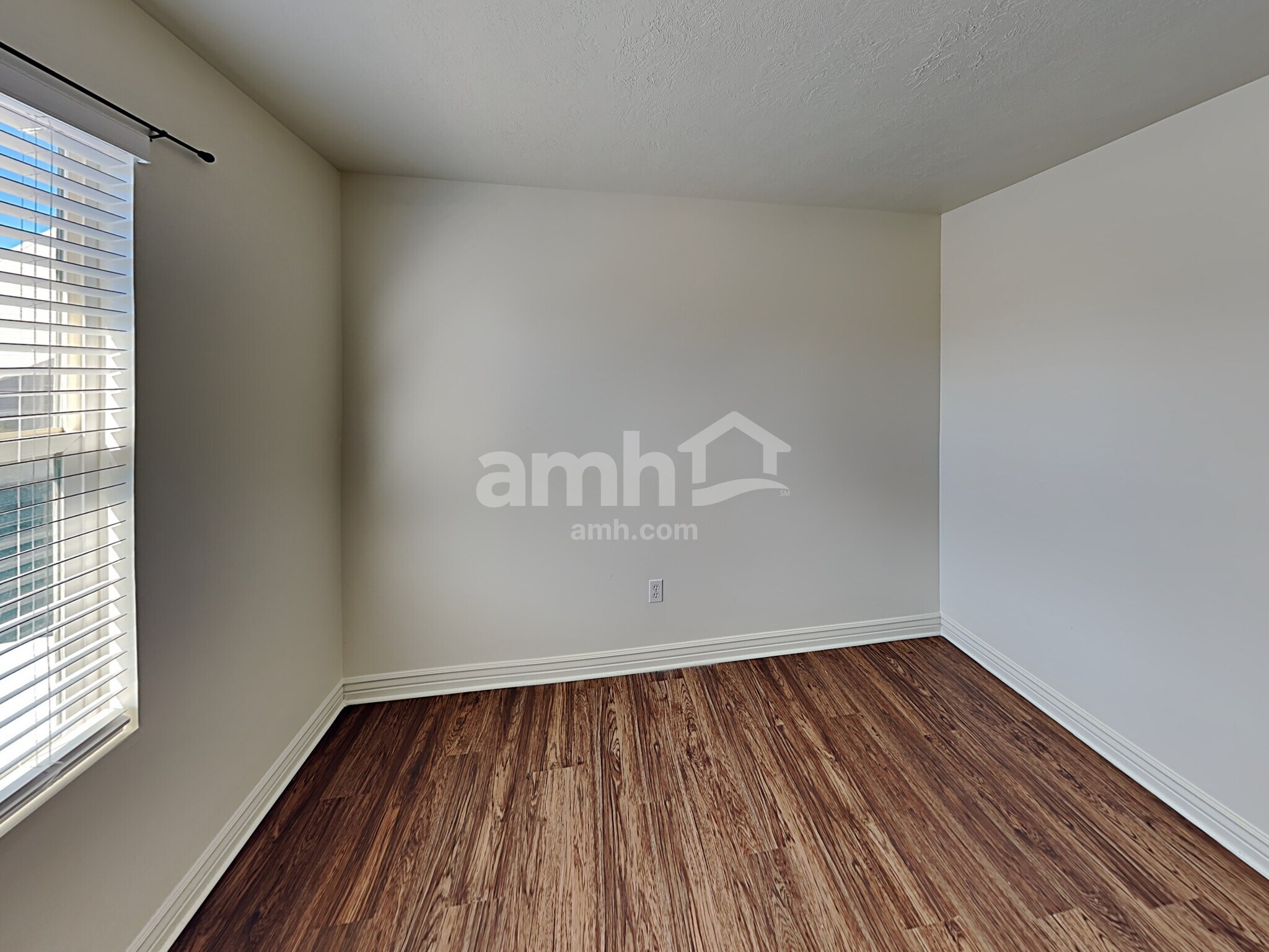 Building Photo - 72 N Cameron St