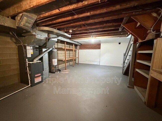 Building Photo - 937 Chain of Rocks Dr