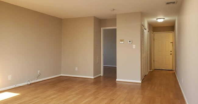 Building Photo - 47 BERGEN Blvd