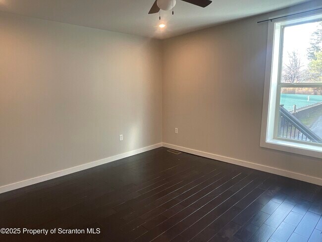 Building Photo - 628 Hudson St