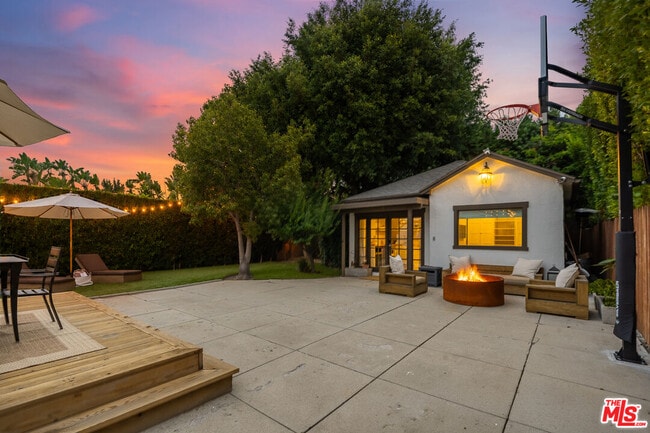 Building Photo - 6537 Moore Dr