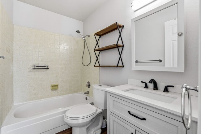 Building Photo - $400 Off Monthly | 4 Bed 2.5 Bath Home w/ Walkout Basement