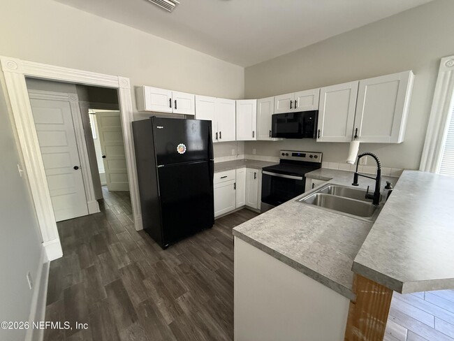 Building Photo - 1918 Redell St