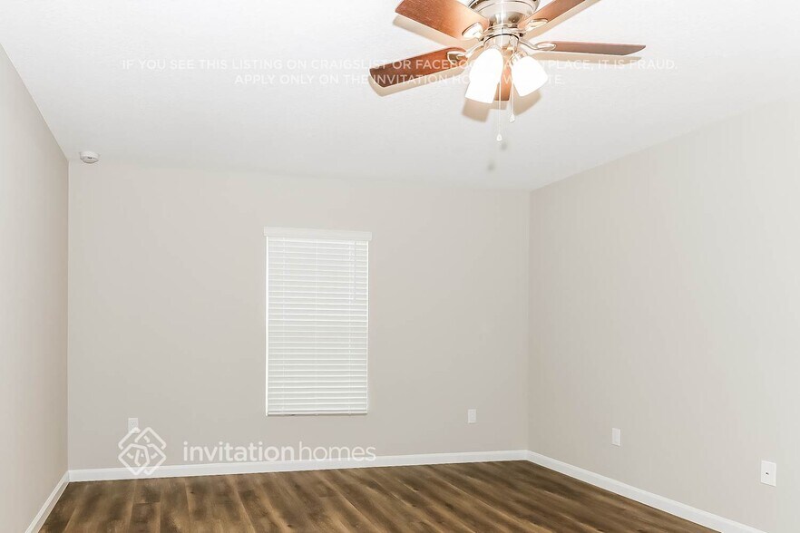 Building Photo - 440 SE Asbury Ln