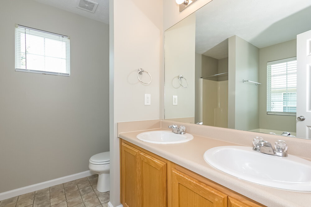 Building Photo - 465 Cathedral Dr