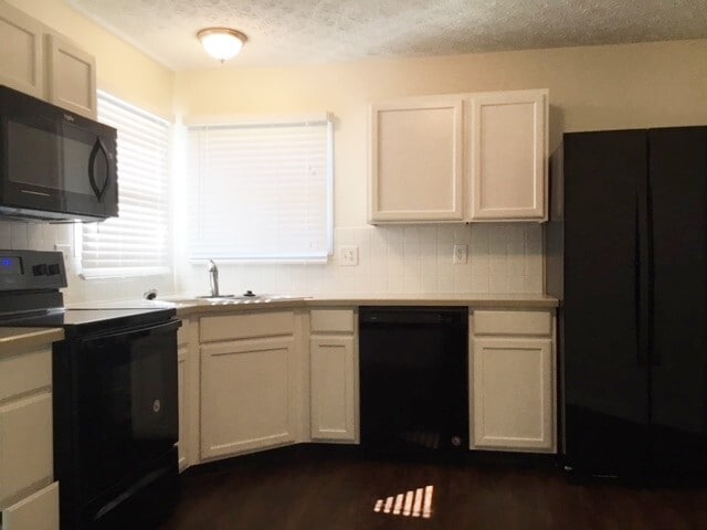 Building Photo - 7180 Sweet Meadow Dr