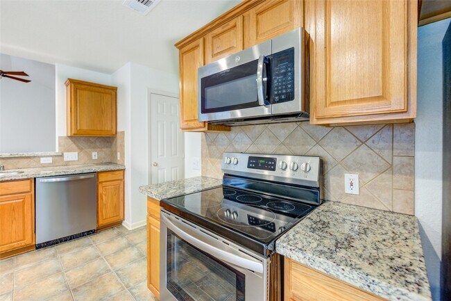 Building Photo - 46 Drifting Shadows Cir