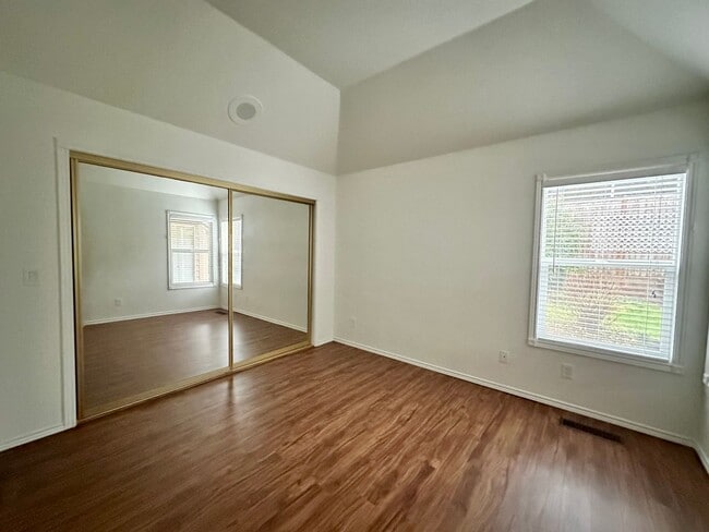 Building Photo - Large Three Bedroom Home in the Cinnamonwood Estates