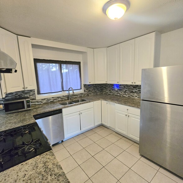 Building Photo - 1831 Shepherd Cir SW