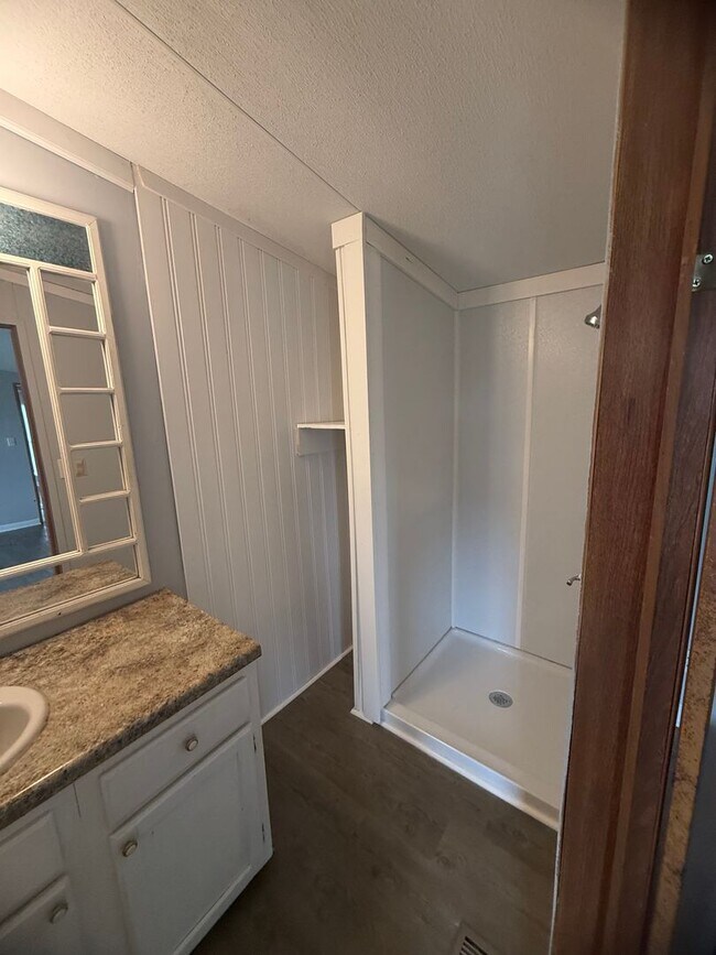 Building Photo - 232 White Rd