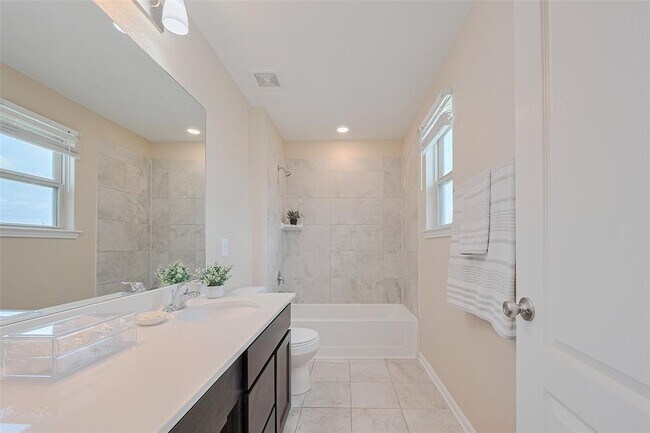 Building Photo - 25327 Cheshire Knoll St