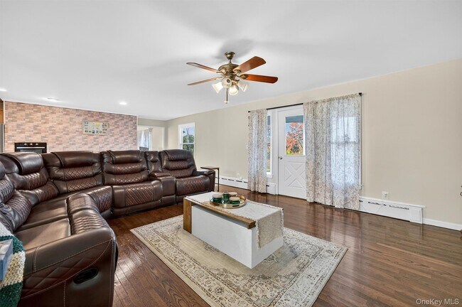 Building Photo - 108 Circle Dr
