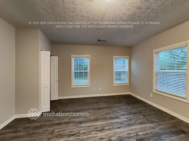 Building Photo - 844 Whitehaven Ln