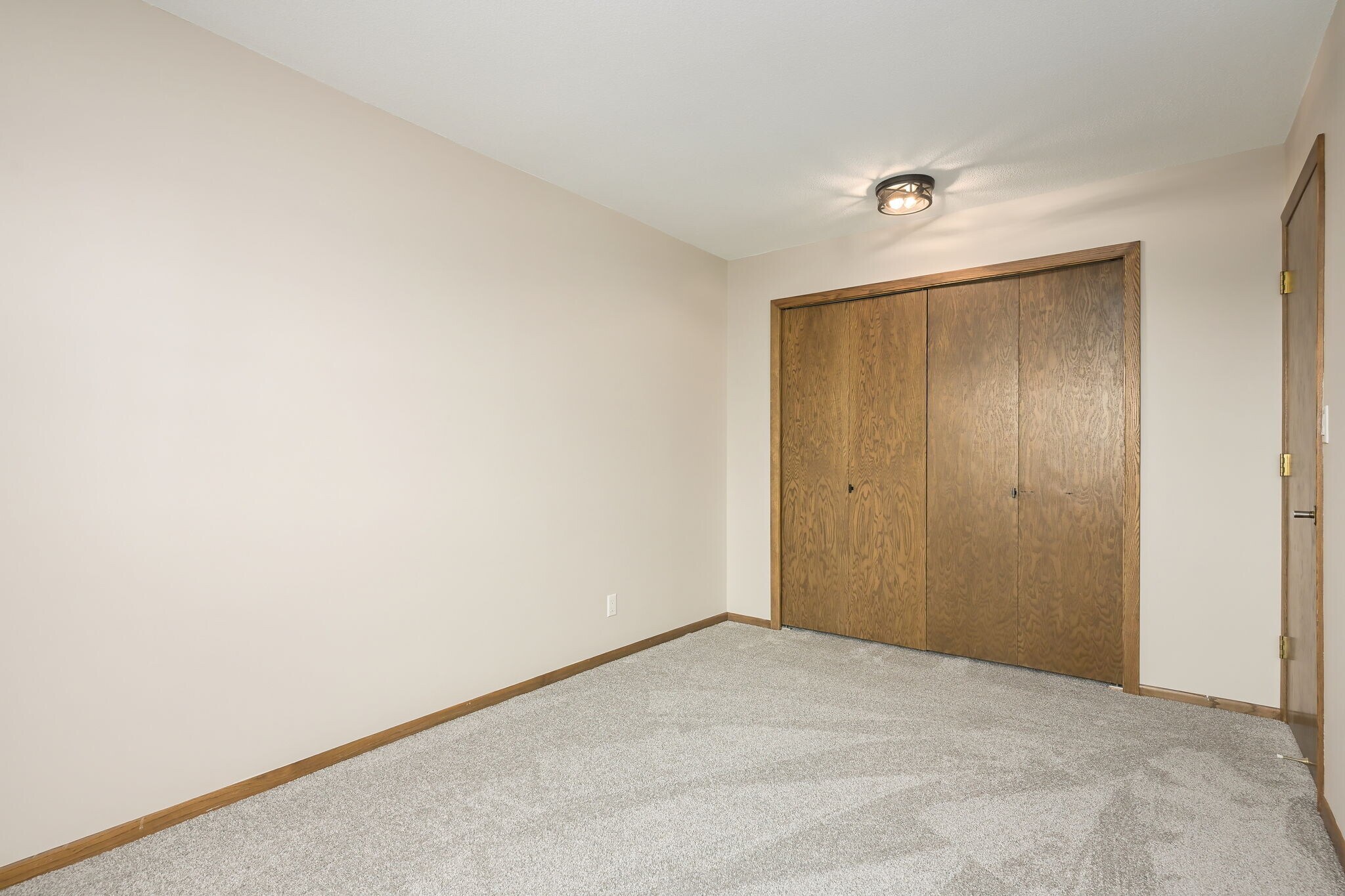 Building Photo - 410 Groveland Ave