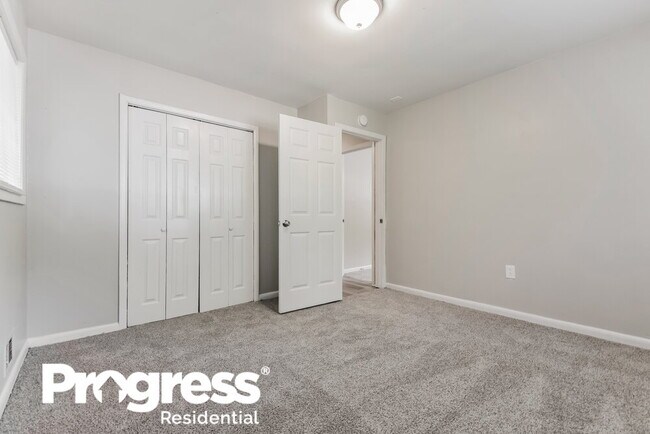 Building Photo - 4434 Lovridge Dr SW