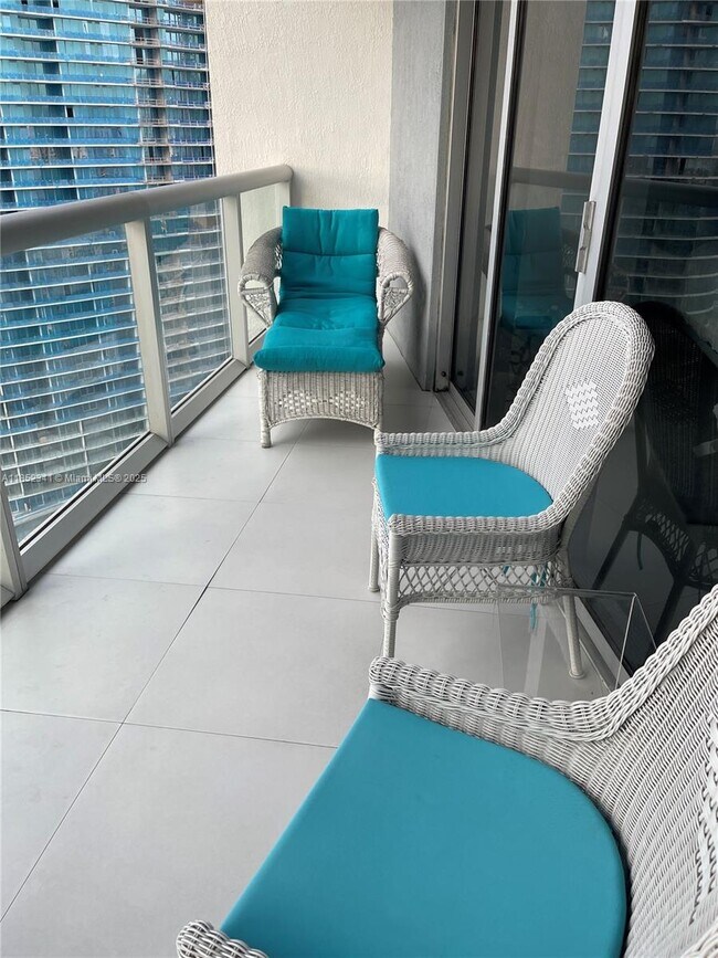 Building Photo - 465 Brickell Ave