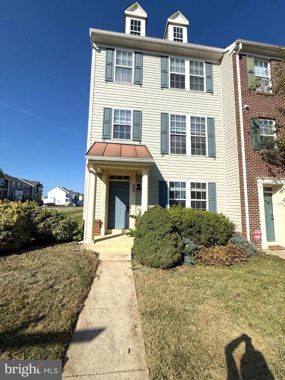 Building Photo - 60 Deerbrook Dr