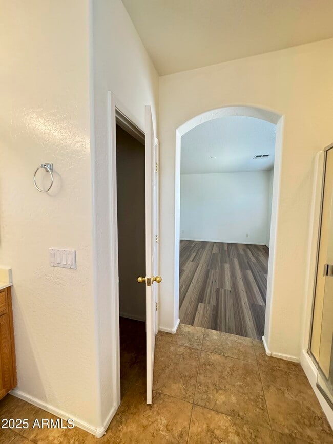 Building Photo - 33433 N Madison Way Dr