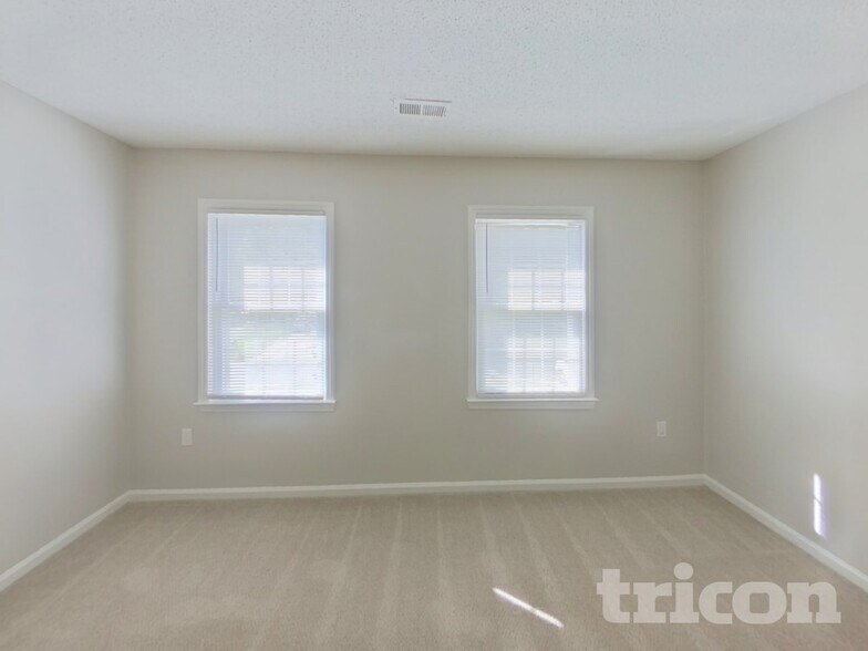 Building Photo - 7400 Palmetto Ct