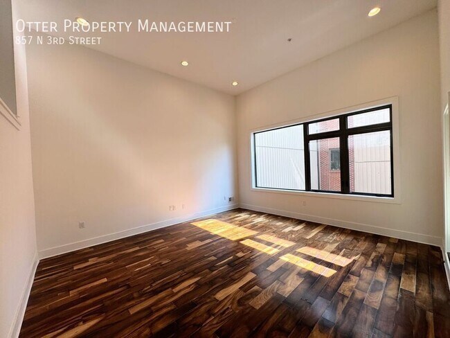 Building Photo - 857 N 3rd St