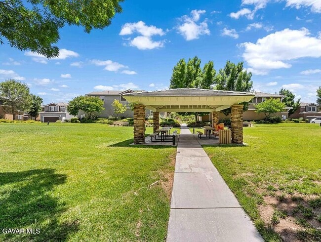Building Photo - 2562 Kenwood Ct