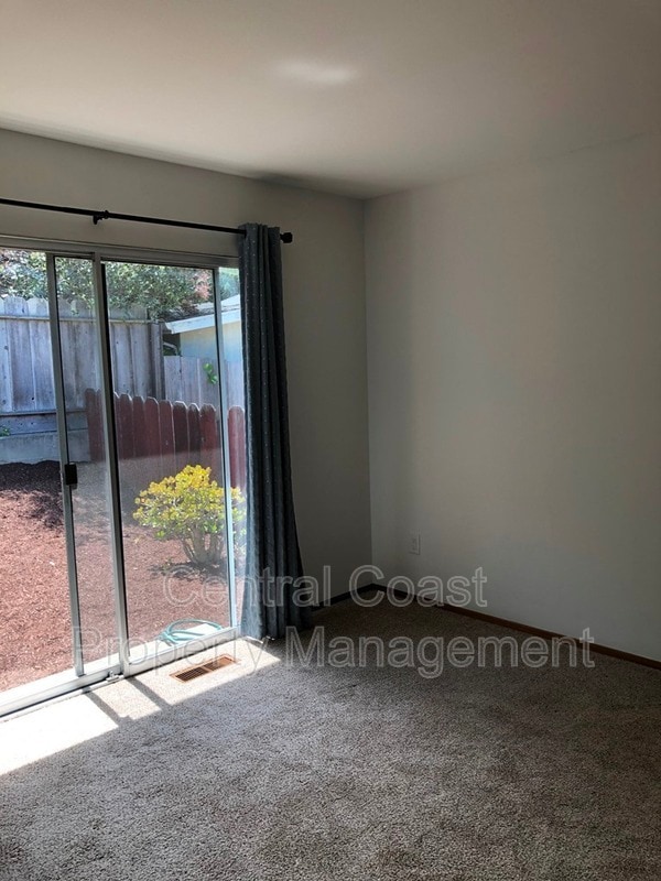 Building Photo - 725 Lobos St