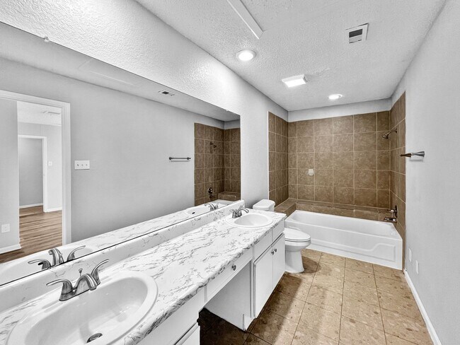 Building Photo - Charming 3-Bed, 2-Bath Home in Lewisville with Open Floor Plan & Fireplace