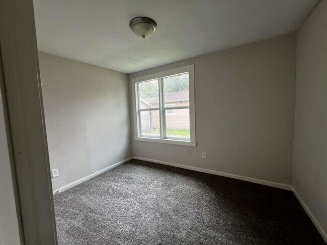 Building Photo - 8606 Prairie View Dr