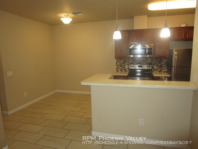 Building Photo - 2525 E Siesta Ln