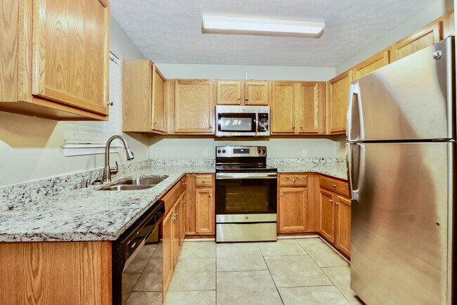 Building Photo - 11109 Meadow Chase Ct
