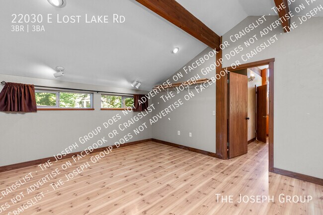 Building Photo - 22030 E Lost Lake Rd