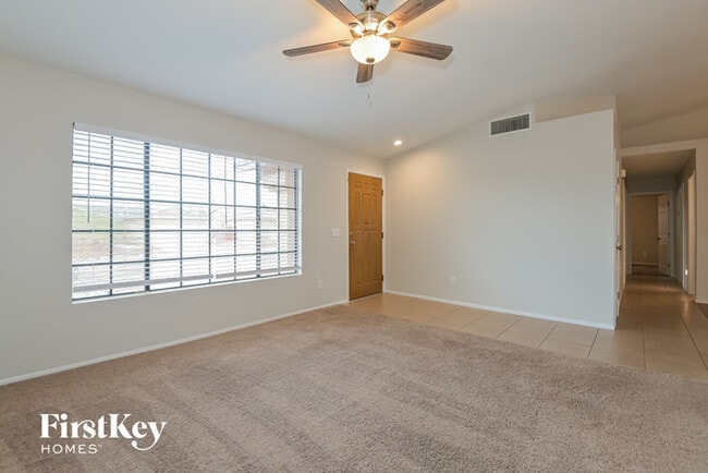 Building Photo - 10060 E Falcon Point Dr